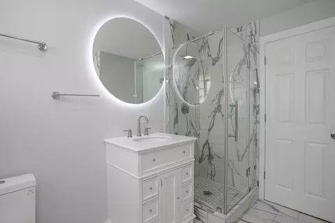 Bath - 615 E 101st Pl, Chicago, IL 60628 photo 4 of 5