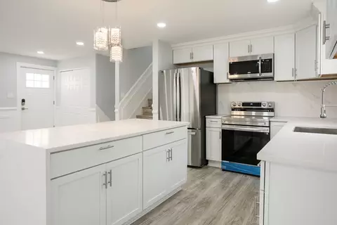 Kitchen - 615 E 101st Pl, Chicago, IL 60628 photo 3 of 5