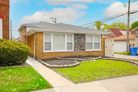 Exterior - 615 E 101st Pl, Chicago, IL 60628 photo 3 of 5