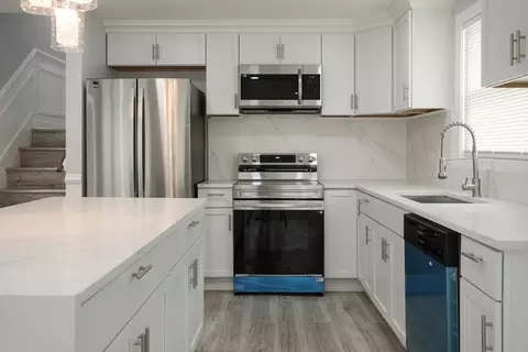 Kitchen - 615 E 101st Pl, Chicago, IL 60628 photo 4 of 5