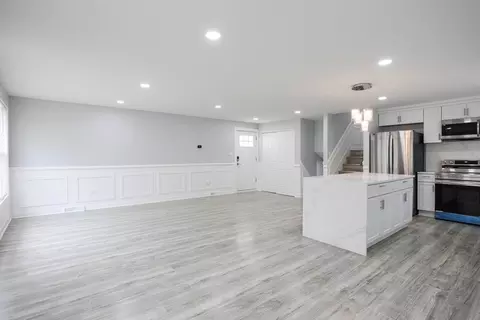Living - 615 E 101st Pl, Chicago, IL 60628 photo 2 of 6