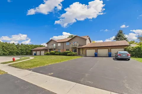 216 Pardridge Pl #216, Dekalb, IL 60115