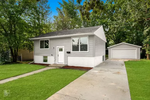 4141 Poplar Ave, Richton Park, IL 60471