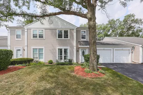 569 Westminster Cir, Roselle, IL 60172
