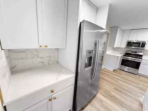 Kitchen - 16802 Anthony Ave, Hazel Crest, IL 60429 photo 3 of 4