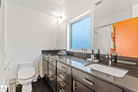 3036 N Gresham Ave, Chicago, IL 60618 photo 19