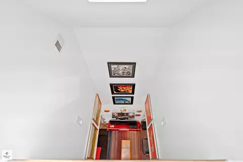 3036 N Gresham Ave, Chicago, IL 60618 photo 21