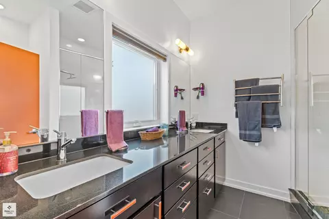 3036 N Gresham Ave, Chicago, IL 60618 photo 15