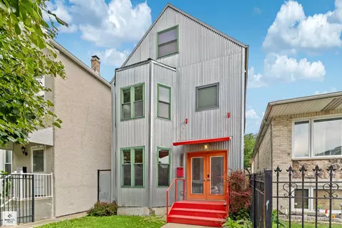3036 N Gresham Ave, Chicago, IL 60618