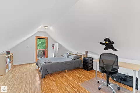 3036 N Gresham Ave, Chicago, IL 60618 photo 22