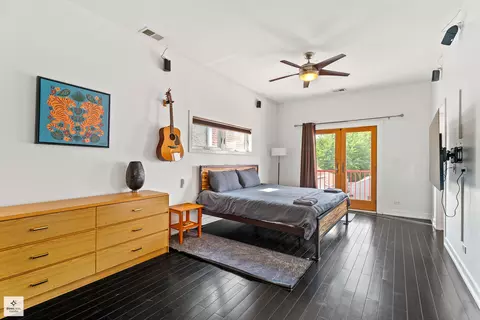 3036 N Gresham Ave, Chicago, IL 60618 photo 13