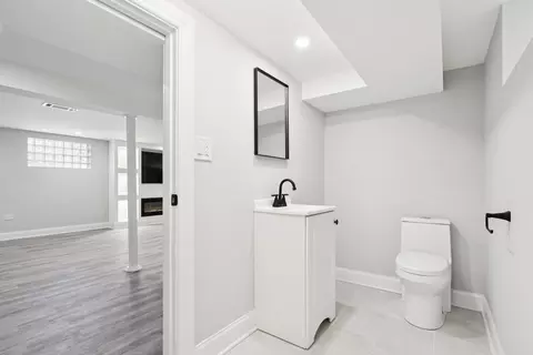 Bath - 2134 E 91st St, Chicago, IL 60617 photo 4 of 5