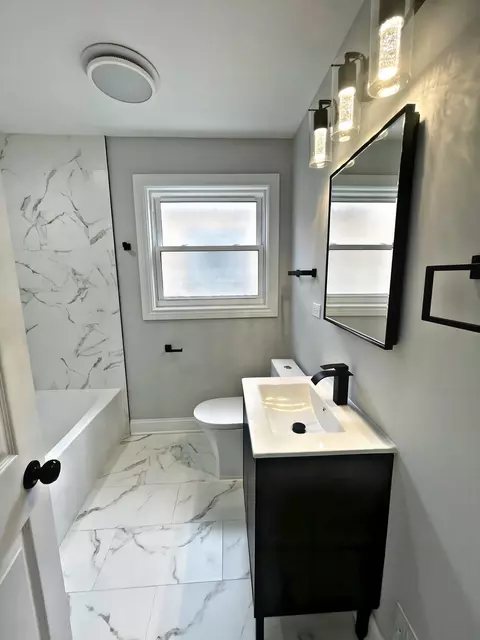 Bath - 2134 E 91st St, Chicago, IL 60617 photo 3 of 5