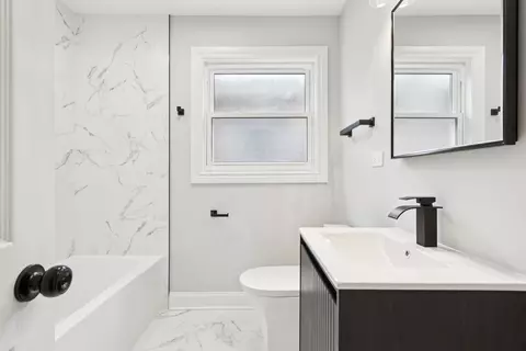 Bath - 2134 E 91st St, Chicago, IL 60617 photo 1 of 5