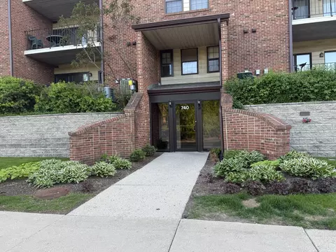 740 Weidner Rd #206, Buffalo Grove, IL 60089
