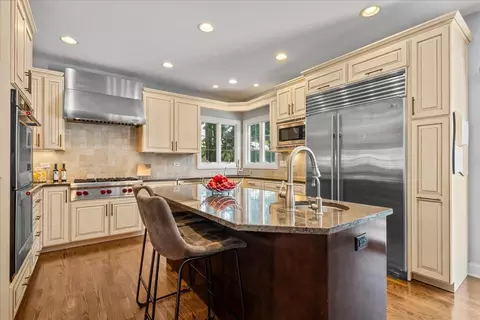 Kitchen - 1009 Central Ave, Deerfield, IL 60015 photo 1 of 2