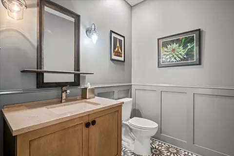 Bath - 1009 Central Ave, Deerfield, IL 60015 photo 1 of 6