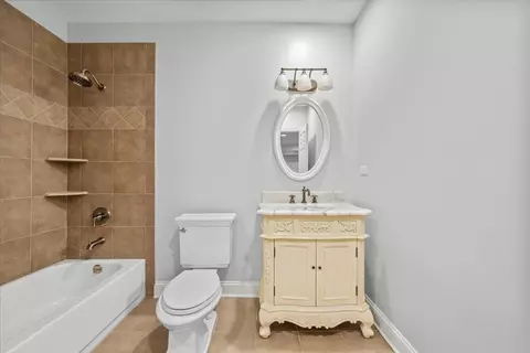 Bath - 1009 Central Ave, Deerfield, IL 60015 photo 6 of 6