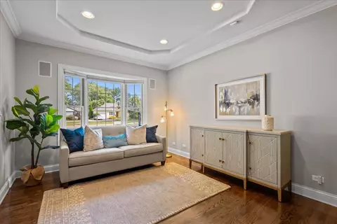 Living - 1009 Central Ave, Deerfield, IL 60015 photo 1 of 2