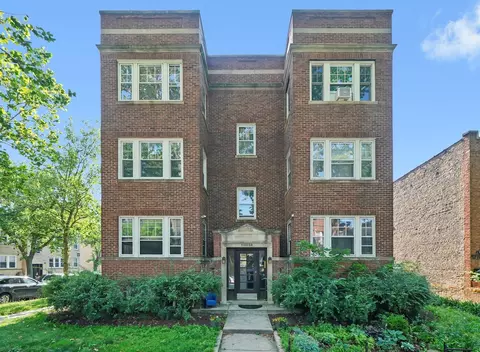 5700 N Artesian Ave #2S, Chicago, IL 60659