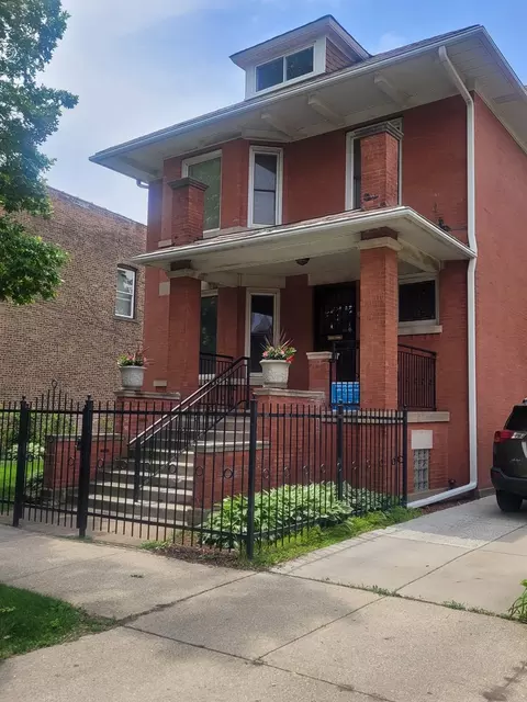 7422 S Coles Ave, Chicago, IL 60649