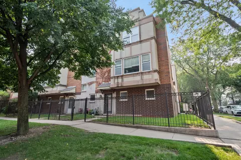 7248 N Damen Ave, Chicago, IL 60645