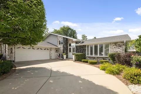 8944 Fernwood Ct, Orland Park, IL 60462