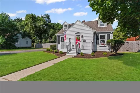 308 S Slusser St, Grayslake, IL 60030