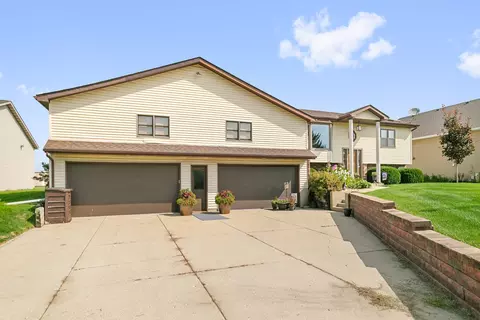 1617 Wright Dr, Sandwich, IL 60548 photo 3