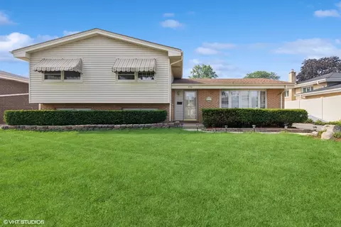 1711 W Woodland Ave, Addison, IL 60101