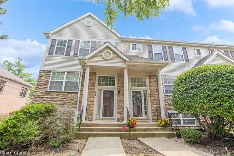60 Emma Ct, Palatine, IL 60067
