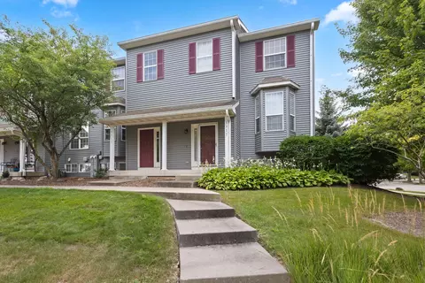1315 Chestnut Ln, Yorkville, IL 60560