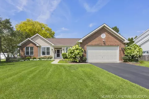155 N Kingsway Dr, Aurora, IL 60506
