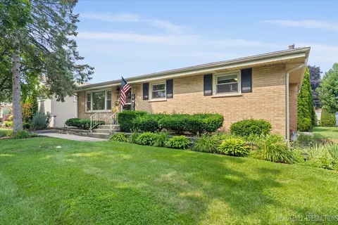 412 Emmerson Ave, Itasca, IL 60143