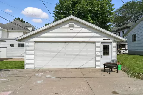 215 E Third St, Dixon, IL 61021 photo 16