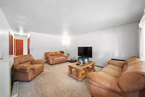 215 E Third St, Dixon, IL 61021 photo 5