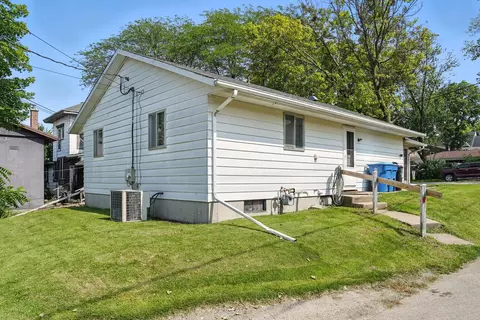 215 E Third St, Dixon, IL 61021 photo 14