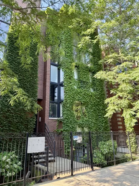1621 W Le Moyne St #1W, Chicago, IL 60622
