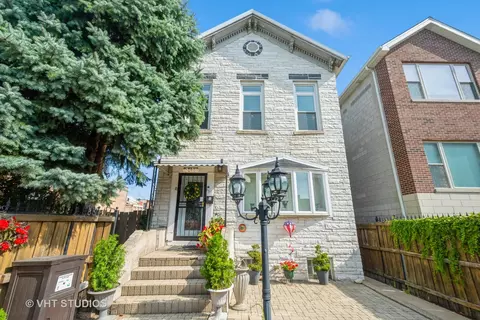 2418 W Arthington St, Chicago, IL 60612