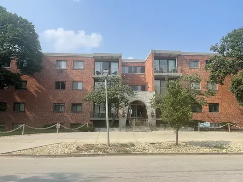 197 W Armitage Ave #202, Elmhurst, IL 60126