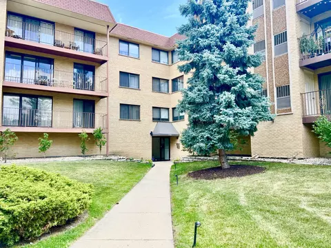 7100 W Cullom Ave #213, Norridge, IL 60706
