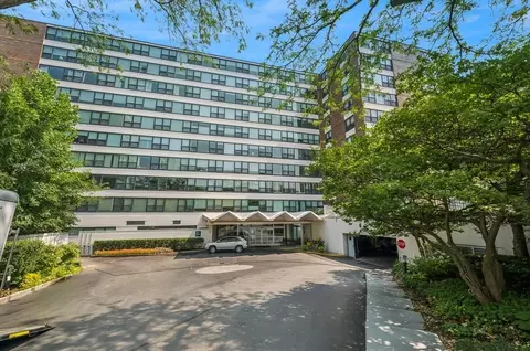 1616 Sheridan Rd #3E, Wilmette, IL 60091