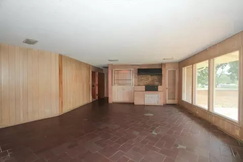 Living - 701 W Stearns Rd, Bartlett, IL 60103 photo 5 of 10