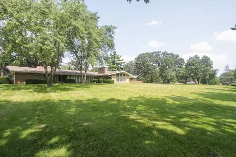 Exterior - 701 W Stearns Rd, Bartlett, IL 60103 photo 6 of 7
