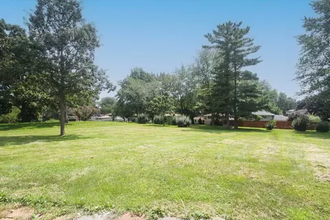 Exterior - 701 W Stearns Rd, Bartlett, IL 60103 photo 5 of 7
