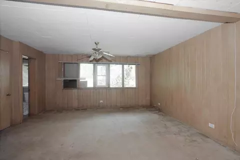 Living - 701 W Stearns Rd, Bartlett, IL 60103 photo 8 of 10
