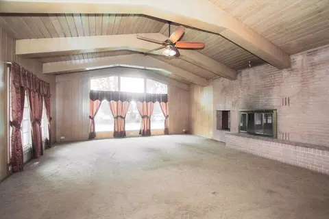 Living - 701 W Stearns Rd, Bartlett, IL 60103 photo 1 of 10