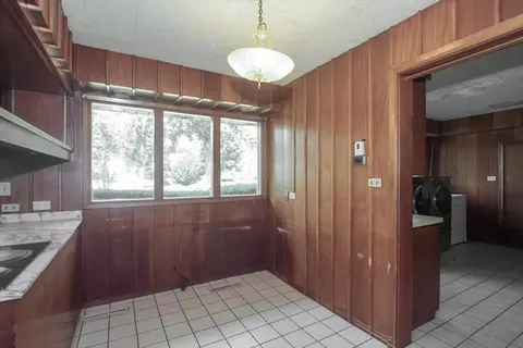 Kitchen - 701 W Stearns Rd, Bartlett, IL 60103 photo 4 of 4