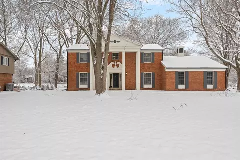 142 Lake Rd, Seymour, IL 61875