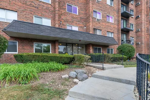 4711 Saint Joseph Creek Rd #4H, Lisle, IL 60532